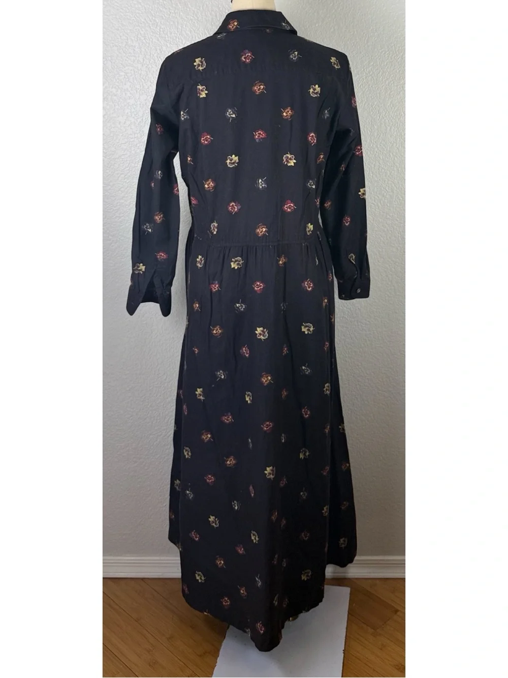 J Crew Vintage 90s Womens Longsleeve Maxi Shirt Dress Black Floral Modest size 8